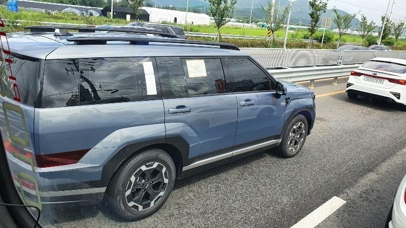 Hyundai Santa Fe 2024 màu xanh đá