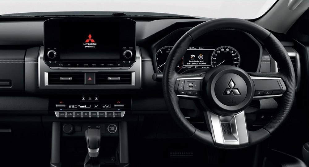 Mitsubishi Triton 2023 thêm màn hình cảm ứng trung tâm 10 inch mới