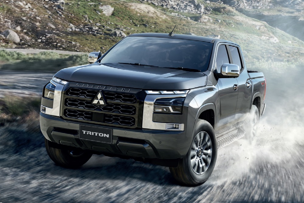 Mitsubishi Triton 2023 vẫn dùng hệ thống đèn 2 tầng phía trước