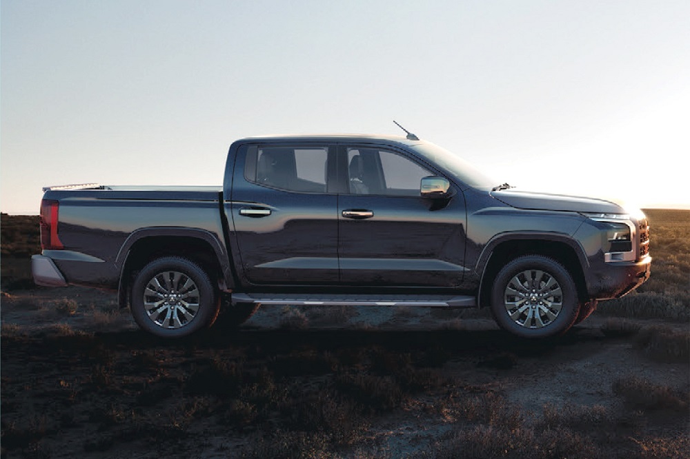 Mitsubishi Triton 2023 tăng kích thước so với thế hệ cũ