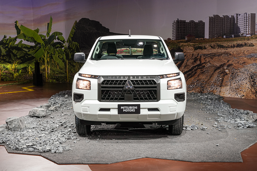 Mitsubishi Triton 2023 cấu hình Single Cab có thiết kế đầu xe riêng Mitsubishi Triton 2023 cấu hình Single Cab có thiết kế đầu xe riêng