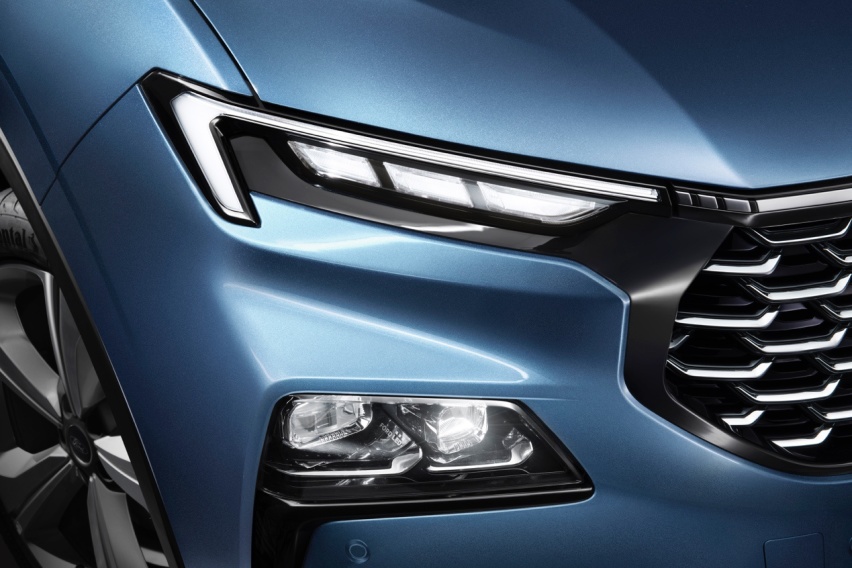 Hệ thống đèn 2 tầng trên đầu xe của Ford Equator Sport 2024 Hệ thống đèn 2 tầng trên đầu xe của Ford Equator Sport 2024