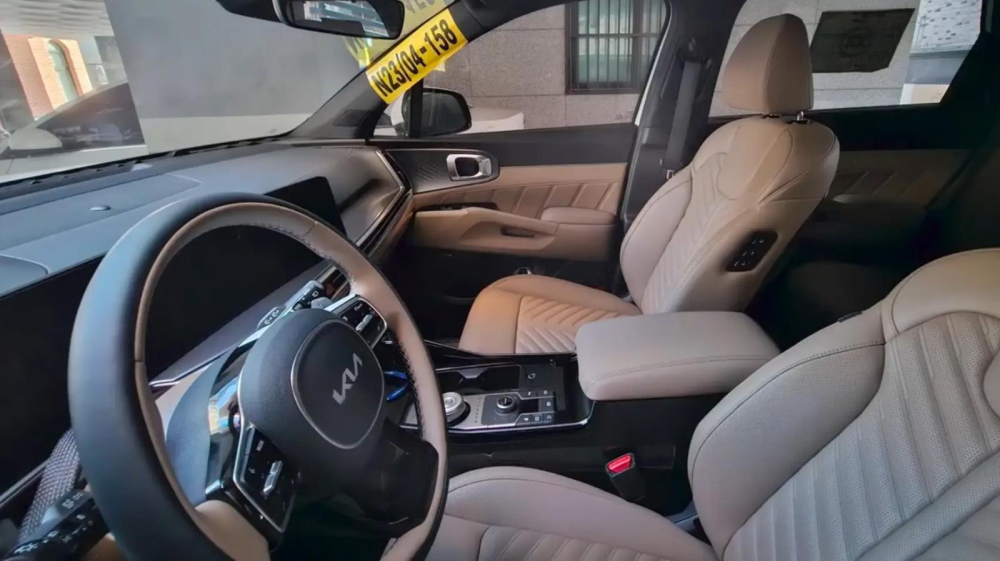 Nội thất của Kia Sorento 2024 được bọc da màu sáng tạo cảm giác sang trọng