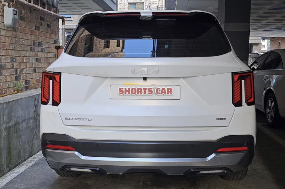 Khu vực phía sau của Kia Sorento 2024 cũng được cải tiến