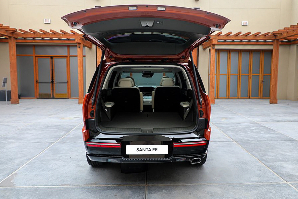 Mục tiêu khi thiết kế Hyundai Santa Fe 2024 chính là tối đa hóa việc sử dụng không gian nội thất