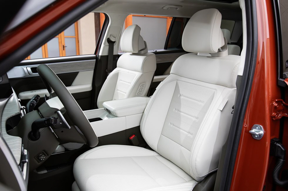 Hàng ghế trước của Hyundai Santa Fe 2024