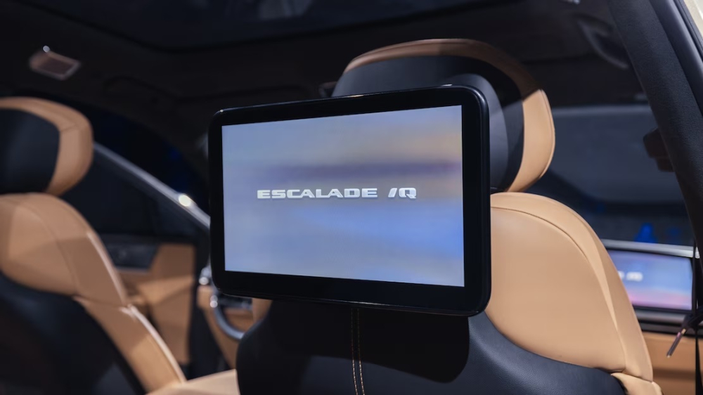 M&agrave;n h&igrave;nh gối của Cadillac Escalade IQ 