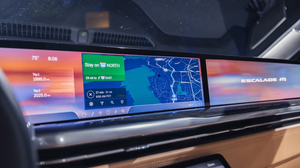 Cadillac Escalade IQ c&oacute; m&agrave;n h&igrave;nh 55 inch