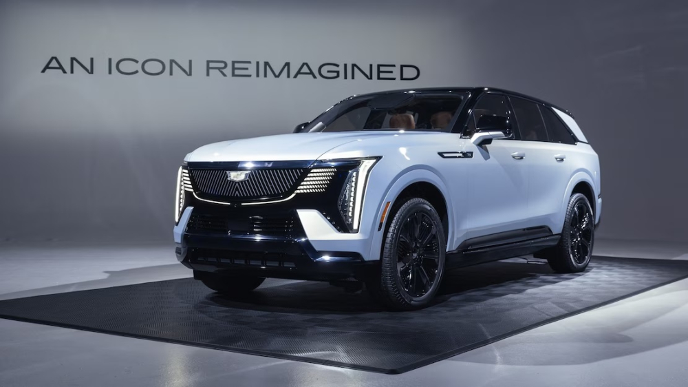 Cadillac Escalade IQ kh&aacute; nhanh v&agrave; mạnh