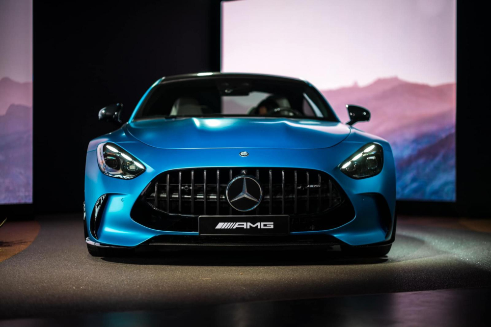 Thiết kế đầu xe của Mercedes-AMG GT 2024 Thiết kế đầu xe của Mercedes-AMG GT 2024