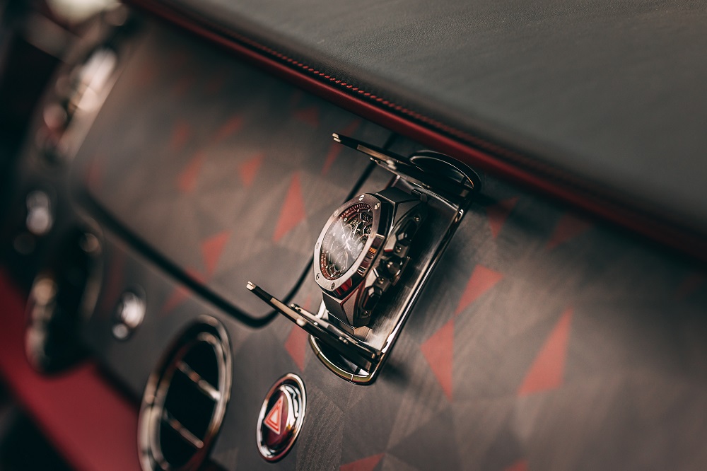 Đồng hồ của Rolls-Royce La Rose Noire Droptail Đồng hồ của Rolls-Royce La Rose Noire Droptail