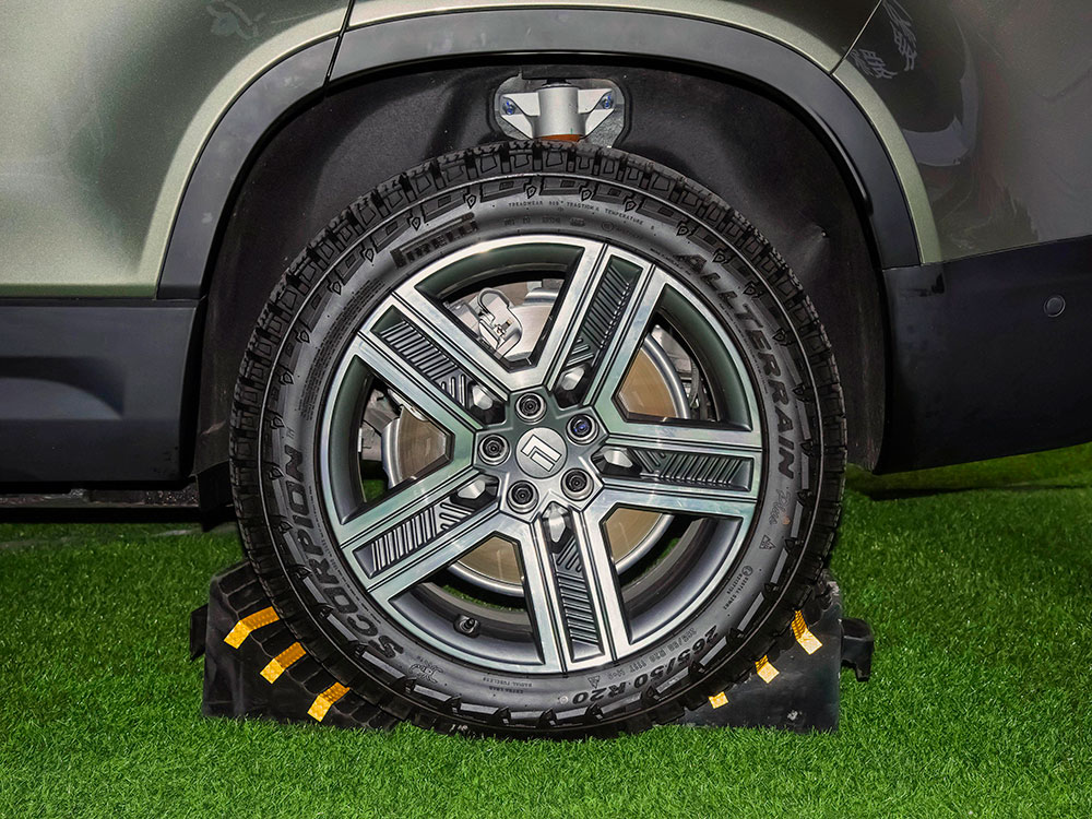 Vành la-zăng của BAIC Jishi 01 có đường kính 20 inch