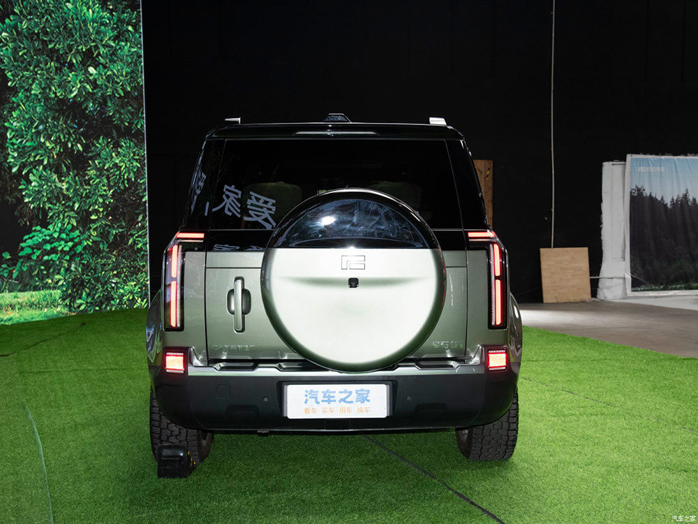 BAIC Jishi 01 nhìn từ phía sau