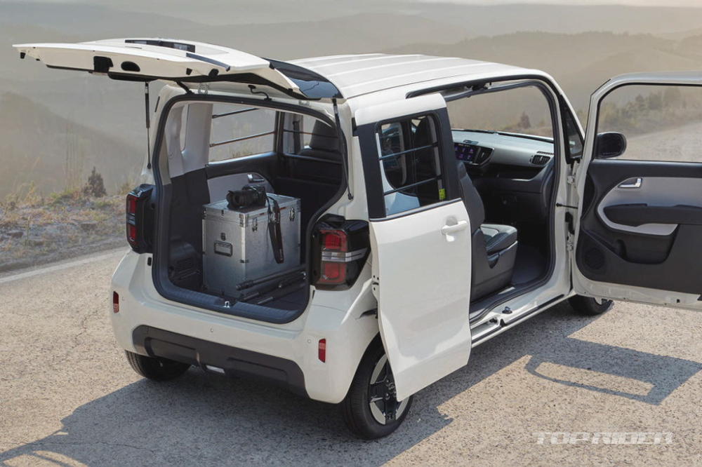 Kia Ray EV 2024 phiên bản van có thêm các thanh gia cố bên trong xe Kia Ray EV 2024 phiên bản van có thêm các thanh gia cố bên trong xe