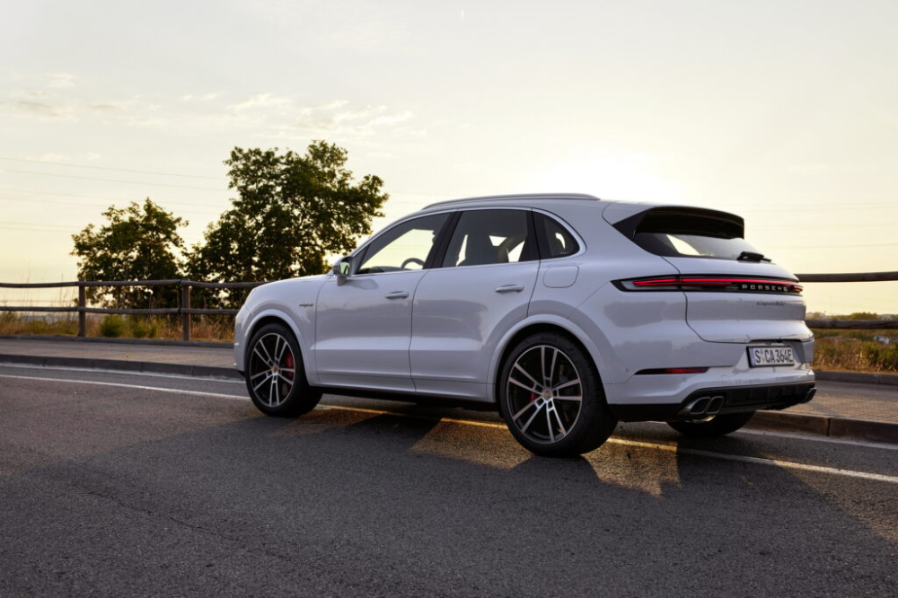 Porsche Cayenne Turbo E-Hybrid 2024 - mẫu SUV mạnh nhất từ trước đến nay của thương hiệu Đức Porsche Cayenne Turbo E-Hybrid 2024 - mẫu SUV mạnh nhất từ trước đến nay của thương hiệu Đức