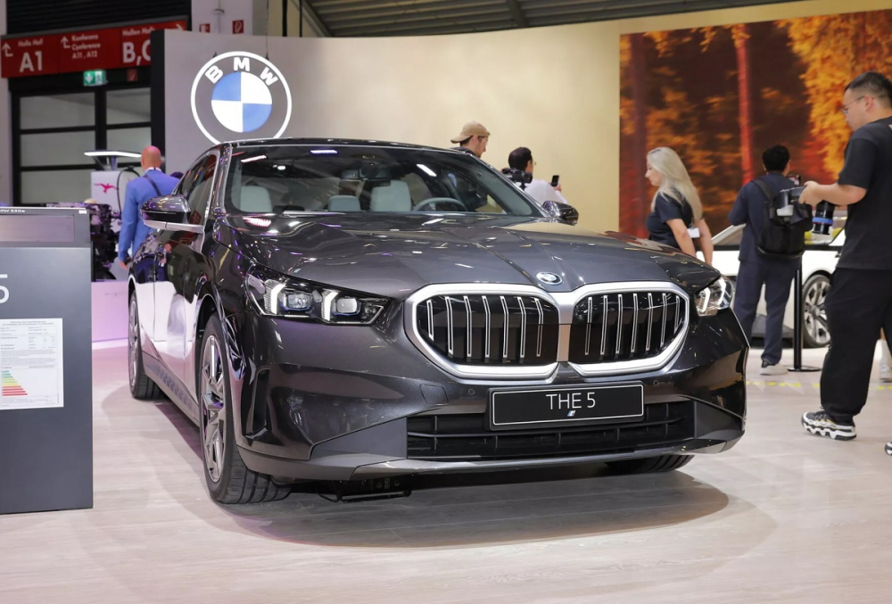 BMW 530e 2024 tại triển lãm Ô tô Munich 2023 BMW 530e 2024 tại triển lãm Ô tô Munich 2023
