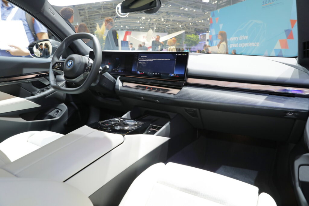 Nội thất của BMW 530e 2024 Nội thất của BMW 530e 2024