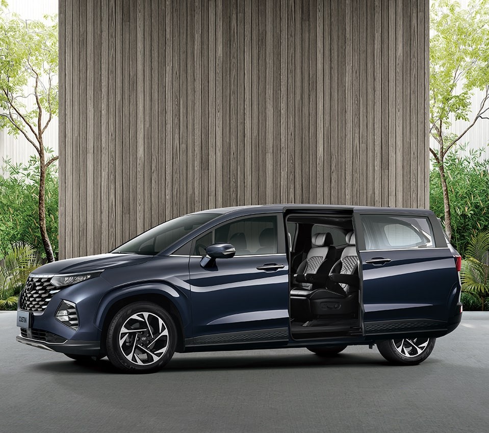 Hyundai Custin 2023 có kích thước lớn hơn Stargazer Hyundai Custin 2023 có kích thước lớn hơn Stargazer