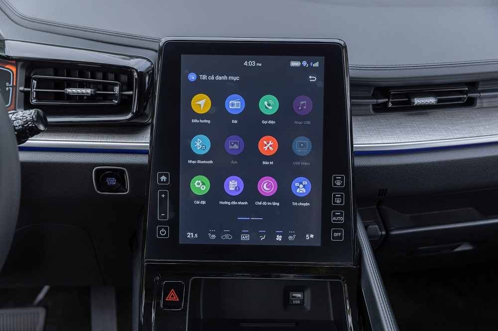 Màn hình trung tâm nằm dọc của Hyundai Custin Màn hình trung tâm nằm dọc của Hyundai Custin