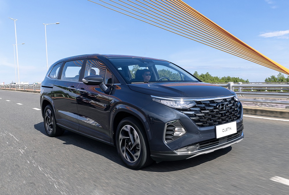 Giá xe Hyundai Custin được đánh giá là khá hợp lý Giá xe Hyundai Custin được đánh giá là khá hợp lý