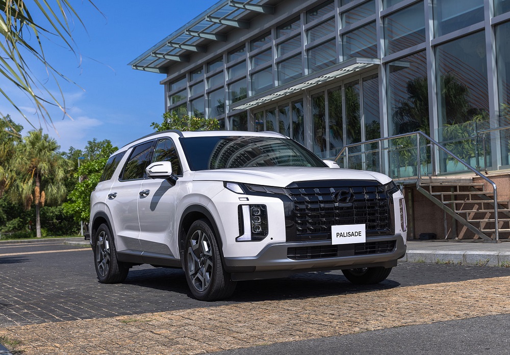 Hyundai Palisade 2023 rẻ hơn cả tỷ đồng so với đối thủ