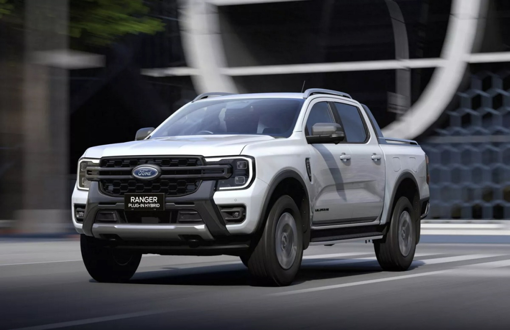 Ford Ranger PHEV 2025 được vén màn