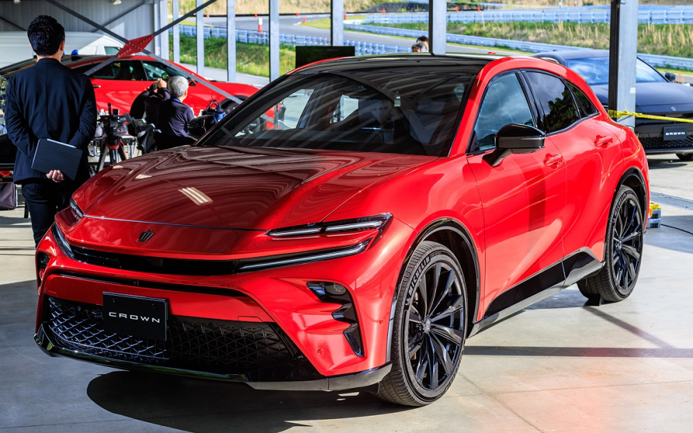 Toyota Crown Sport 2024 - SUV hạng trung với thiết kế như Ferrari Purosangue - chính thức có giá bán Toyota Crown Sport 2024 - SUV hạng trung với thiết kế như Ferrari Purosangue - chính thức có giá bán
