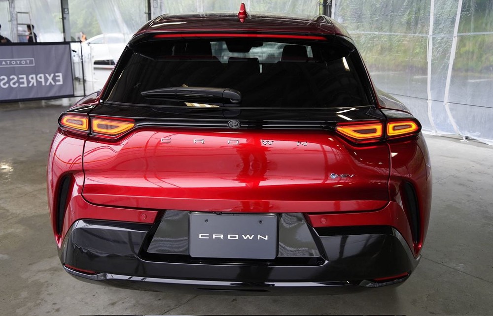 Toyota Crown Sport 2024 có cả phiên bản hybrid và plug-in hybrid Toyota Crown Sport 2024 có cả phiên bản hybrid và plug-in hybrid