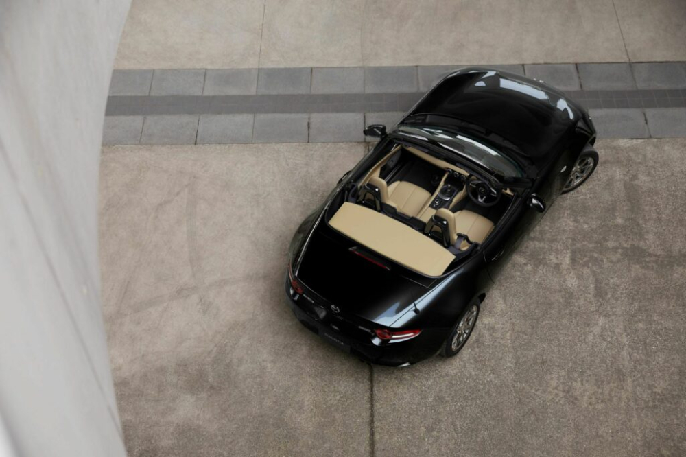 Mazda MX-5 2024 phi&ecirc;n bản Mazda Roadster S Leather Package V Selection mới
