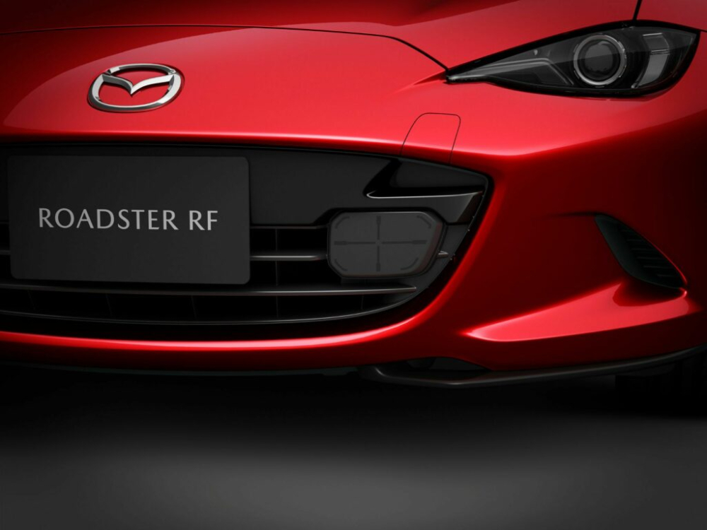 Cảm biến radar xuất hiện tr&ecirc;n cản trước của Mazda MX-5 2024