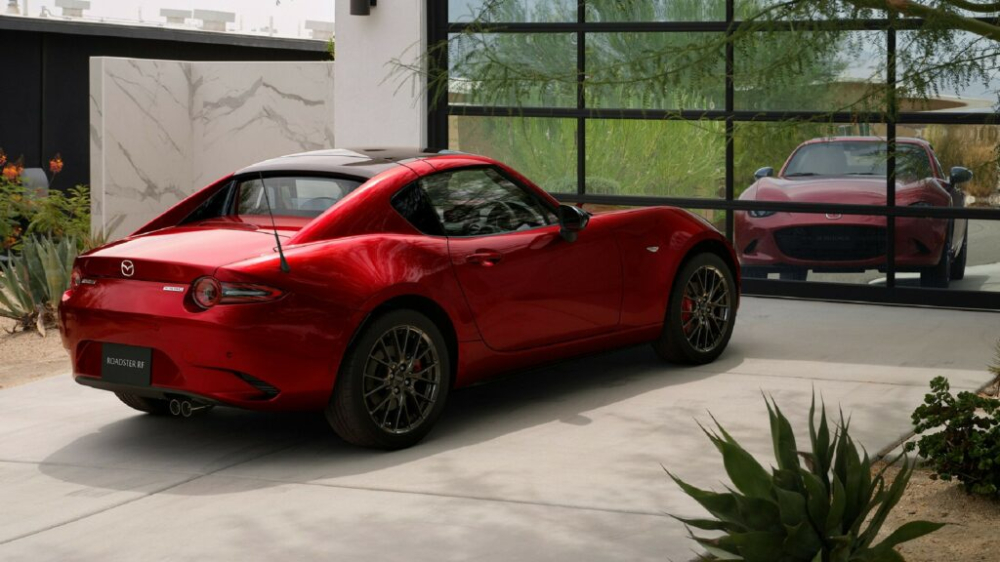 Mazda MX-5 2024 tiếp tục d&ugrave;ng động cơ cũ