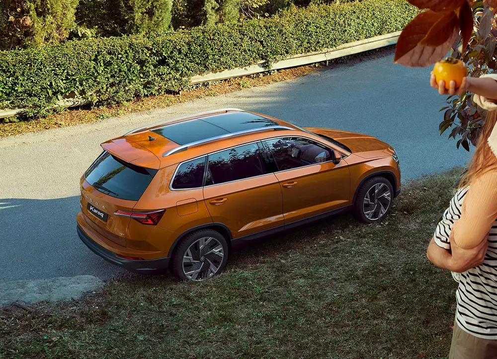 Skoda Karoq 2023 sở hữu thiết kế kh&aacute; cứng c&aacute;p, nam t&iacute;nh