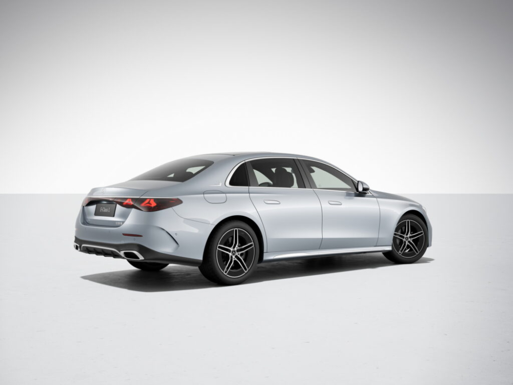 Thiết kế tổng thể của Mercedes-Benz E-Class L 2024 không khác biệt so với bản tiêu chuẩn
