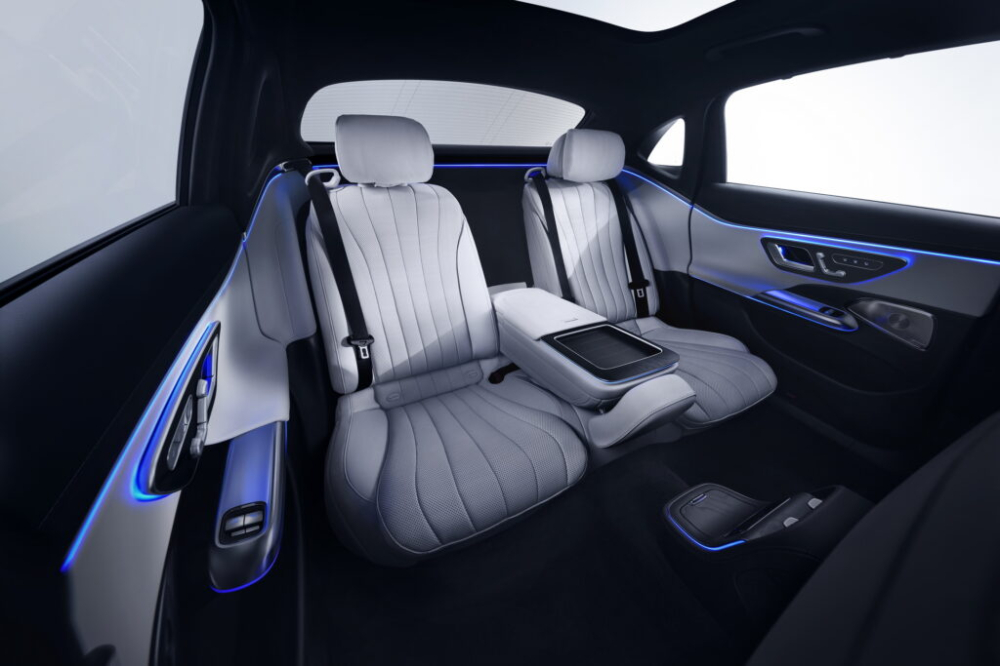 2 ghế phía sau của Mercedes-Benz E-Class L 2024