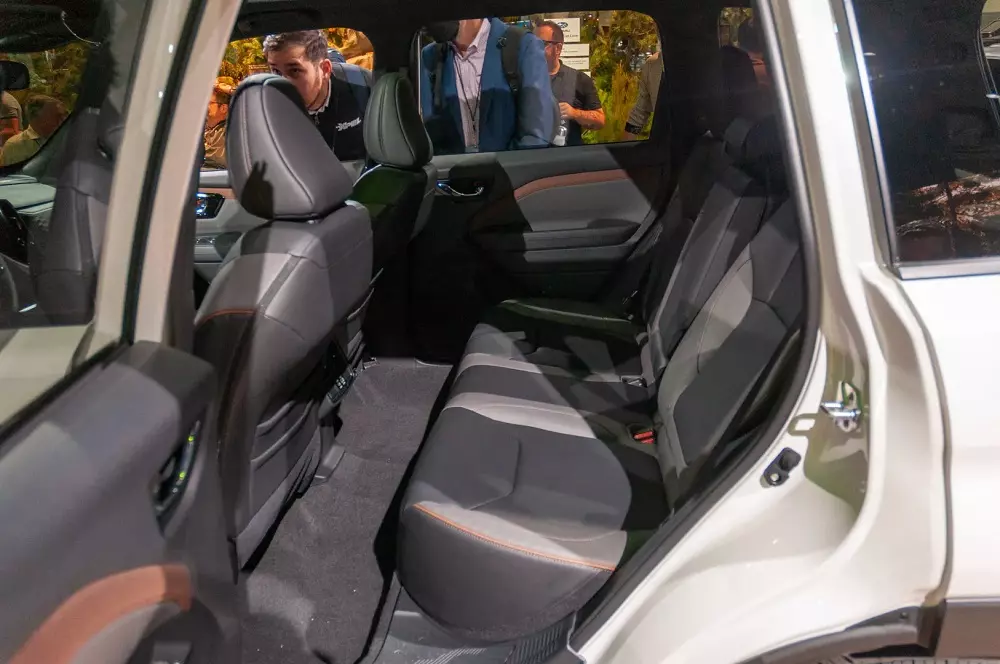 Hàng ghế sau của Subaru Forester 2024 Hàng ghế sau của Subaru Forester 2024
