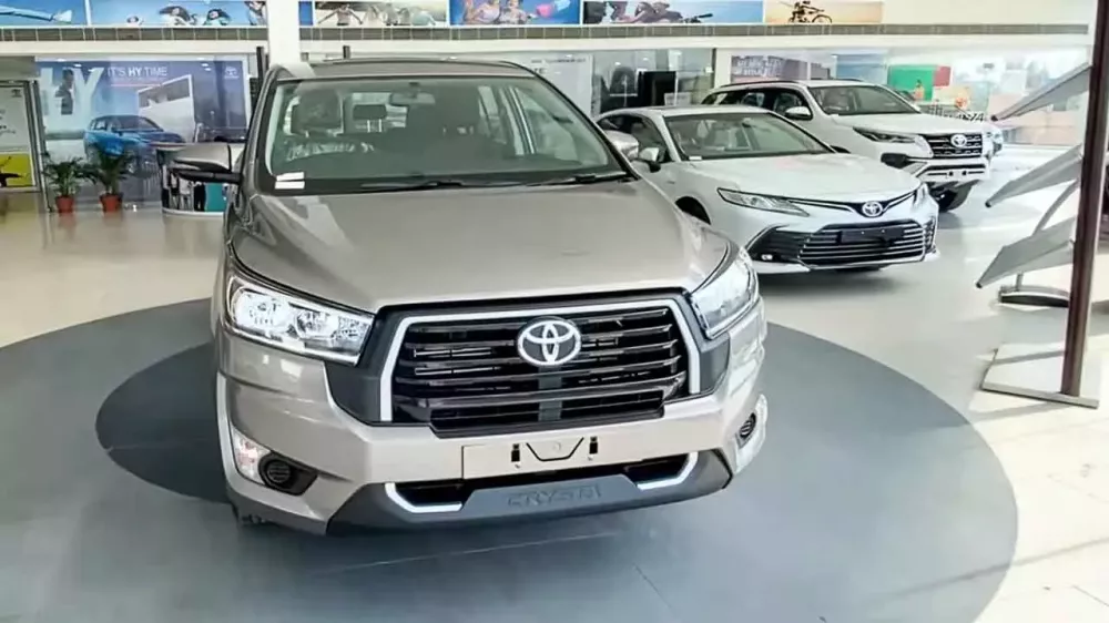 Nếu mua Toyota Innova đời cũ, kh&aacute;ch h&agrave;ng Ấn Độ phải chờ đến 9 th&aacute;ng