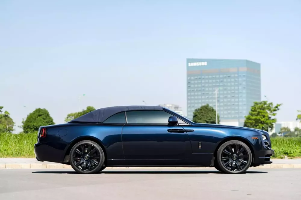 Doanh nh&acirc;n TP.HCM tậu xe si&ecirc;u sang mui trần Rolls-Royce Dawn, gi&aacute; hơn 12 tỷ đồng- Ảnh 5.