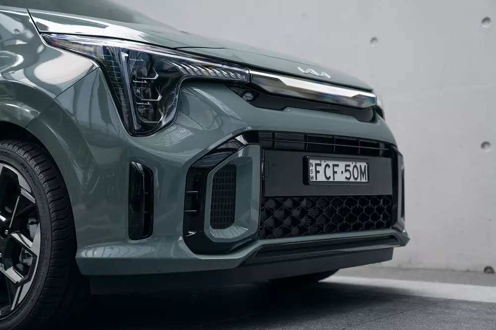 Thiết kế đầu xe của Kia Morning 2024 bản GT-Line