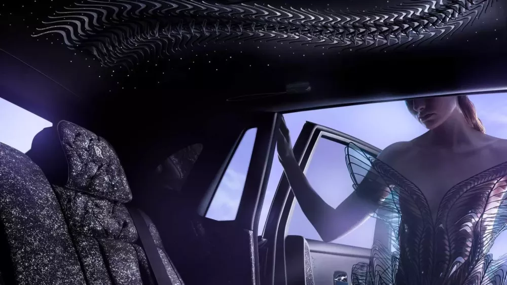 Trần xe của Rolls-Royce Phantom Syntopia Trần xe của Rolls-Royce Phantom Syntopia