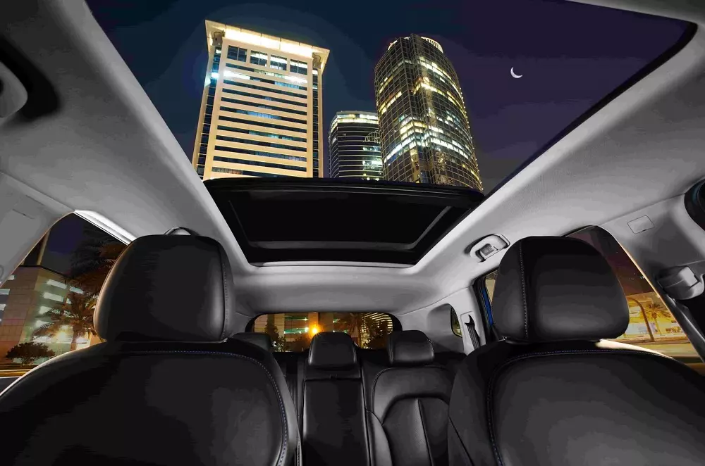 MG RX5 2024 c&oacute; cửa sổ trời to&agrave;n cảnh