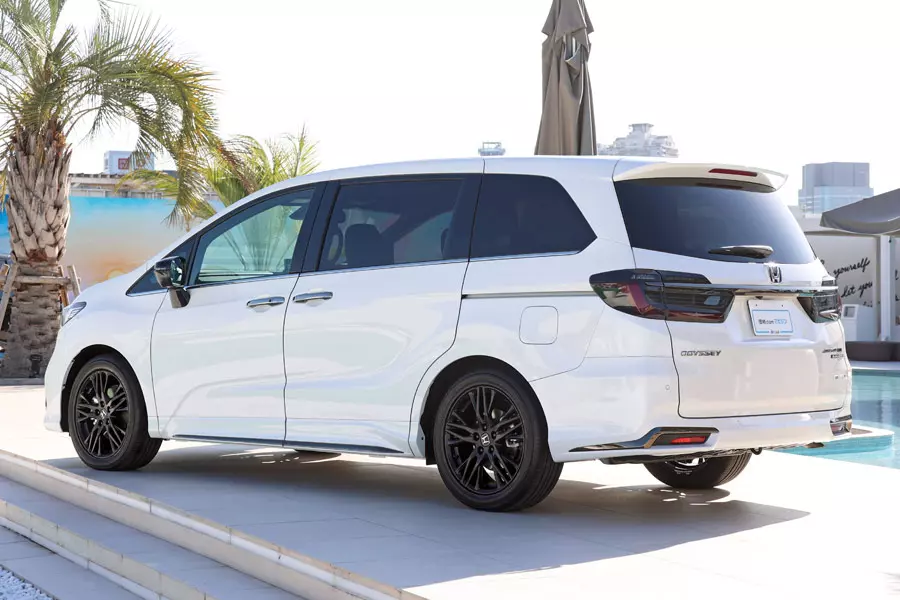 Honda Odyssey e:HEV Absolute EX Black Edition 2024 Honda Odyssey e:HEV Absolute EX Black Edition 2024