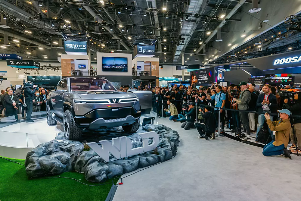 Xe b&aacute;n tải thuần điện đầu ti&ecirc;n của VinFast ch&iacute;nh thức ra mắt