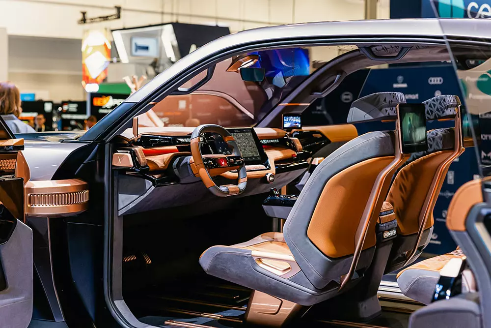 VinFast Wild c&oacute; cả cửa sổ trời to&agrave;n cảnh