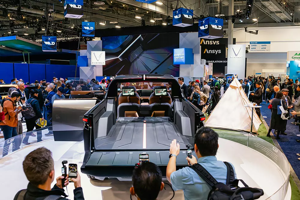 Th&ugrave;ng h&agrave;ng ph&iacute;a sau của VinFast Wild 