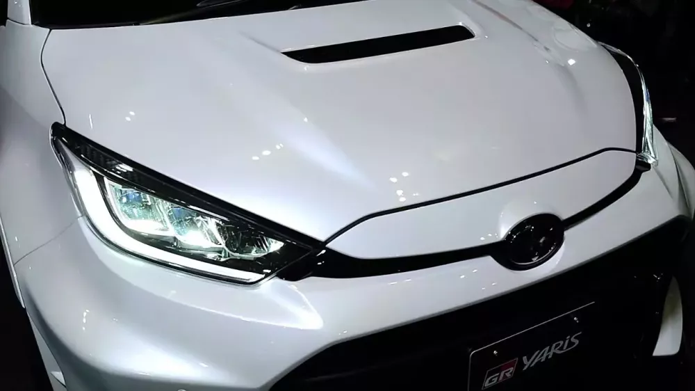 Toyota GR Yaris 2024 vẫn dùng đèn pha LED như cũ Toyota GR Yaris 2024 vẫn dùng đèn pha LED như cũ