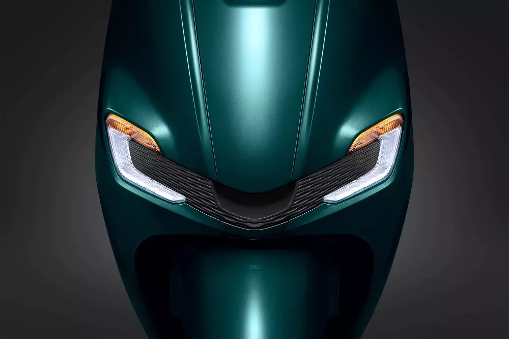 Đ&egrave;n LED định vị ban ng&agrave;y v&agrave; đ&egrave;n b&aacute;o rẽ LED của Honda Stylo 160