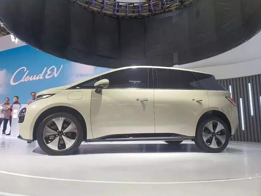 Wuling Cloud EV có thể được bán ra tại Indonesia trong năm nay