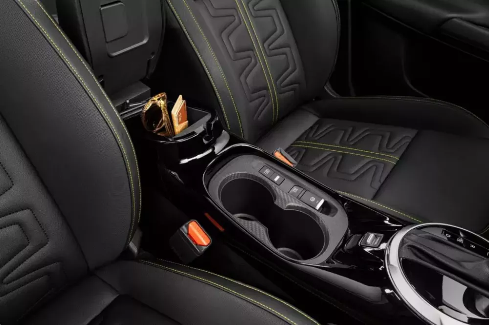 Nissan Juke 2024 có phanh tay điện tử