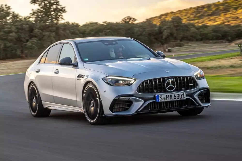 Mercedes-AMG C63 S E Performance