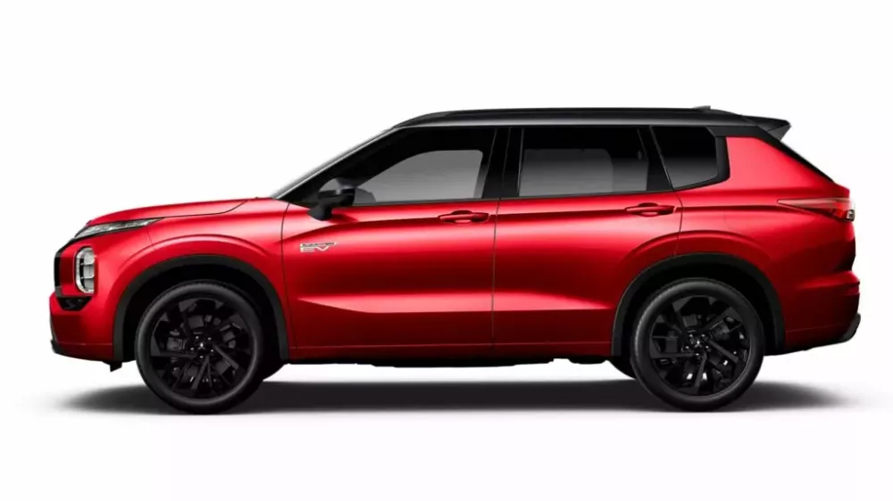 Mitsubishi Outlander GSR màu đỏ phối đen